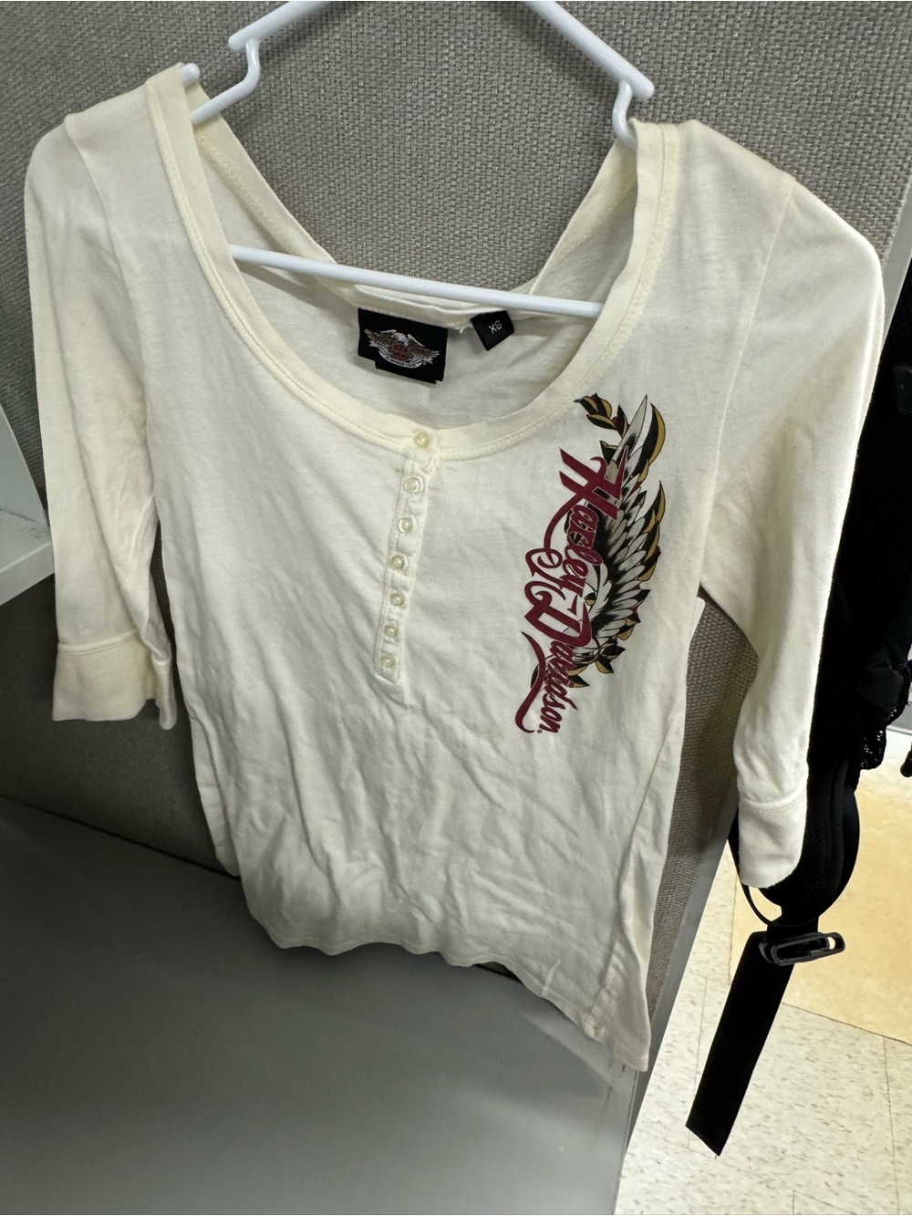 Harley-Davidson Cream Henley with Red and Gold Wing Emblem Quarter Sleeve